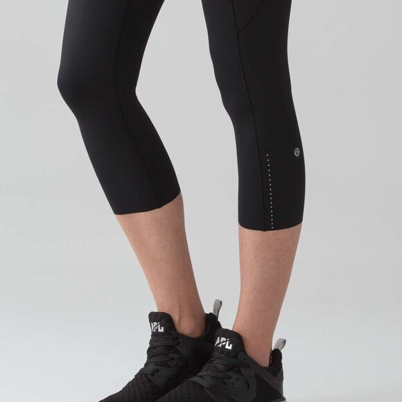 Lululemon Fast & Free Crop II Nulux 19" Black Size 6 - Picture 3 of 8